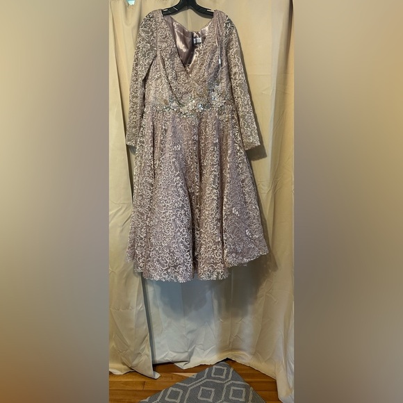 Mac Duggal 112181 NWOT Long Sleeve Tea Length Dress - Picture 4 of 6